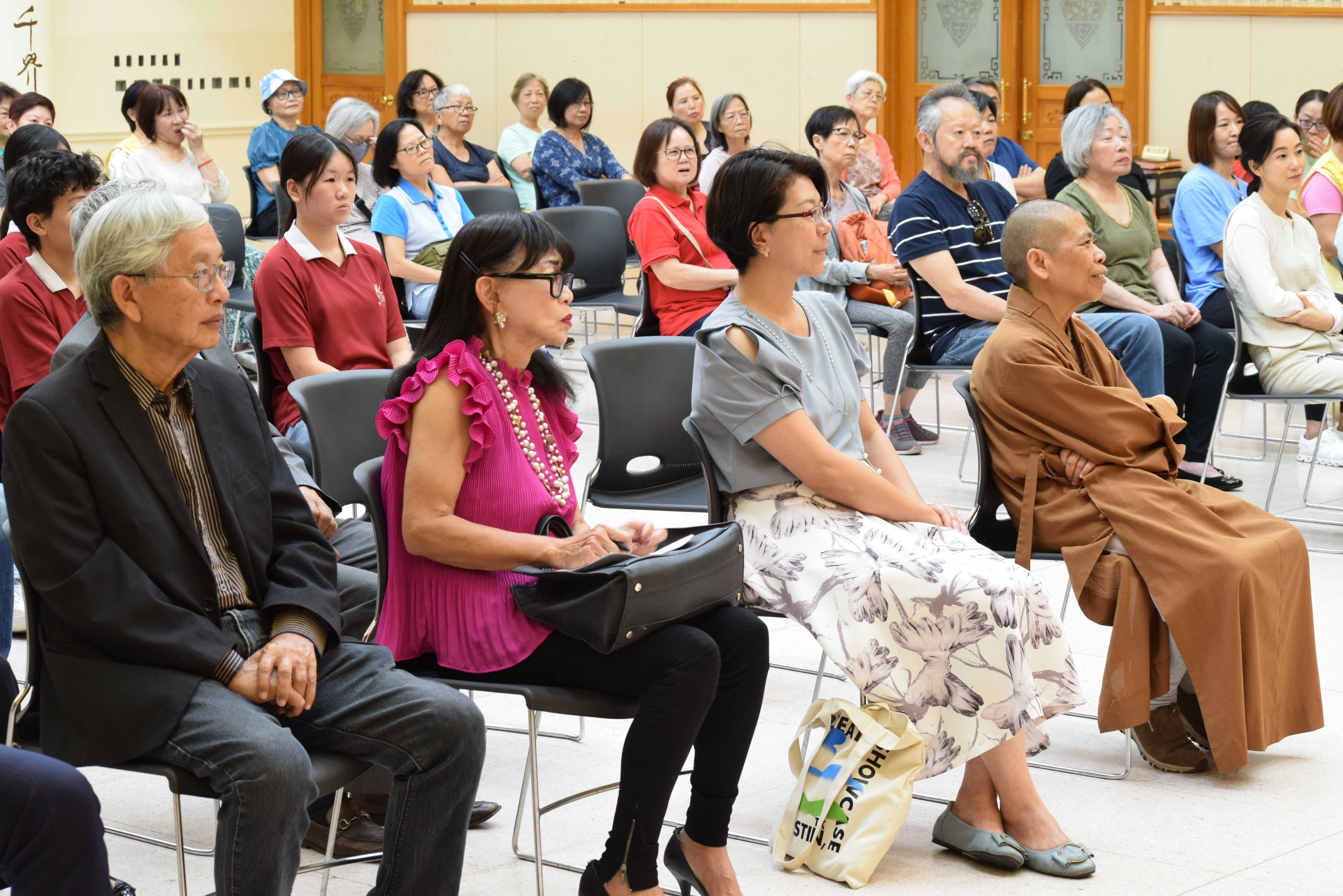 9月28日在中美寺的佛學講座，題目是佛法帶給我們的喜悅，吸引近百名與會者聆聽。